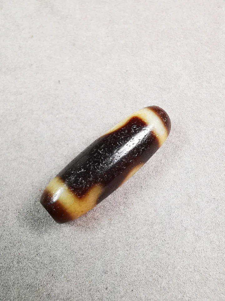 Gandhanra Tibetan RUI Dzi Bead,Tibetan Chung,Wealth Amulet,Small Size 35*11 mm