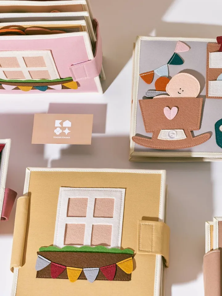 dollhouse felt book 8 pages, felt dollhouse quiet book toddler, gifts for kids, kinderkrama