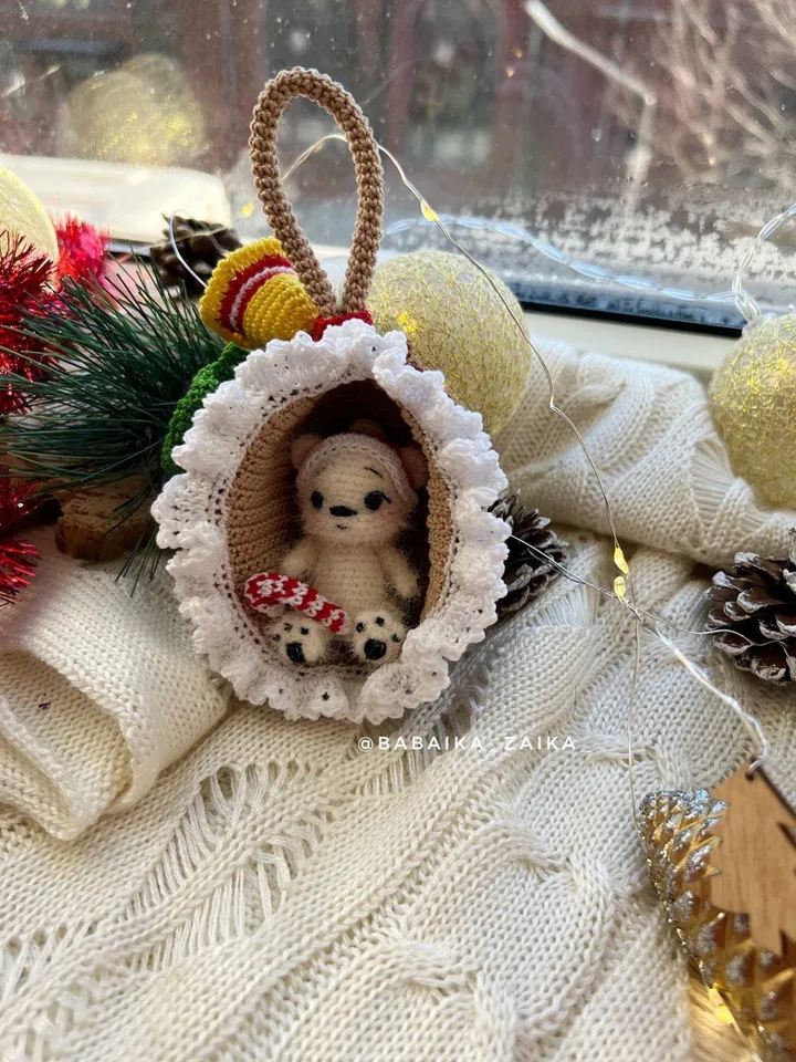 PDF Crochet Pattern Teddy Bear in Pine Cone, Small Toy Pattern, Animal Pattern, Amigurumi bear pattern, Christmas Amigurumi Pattern