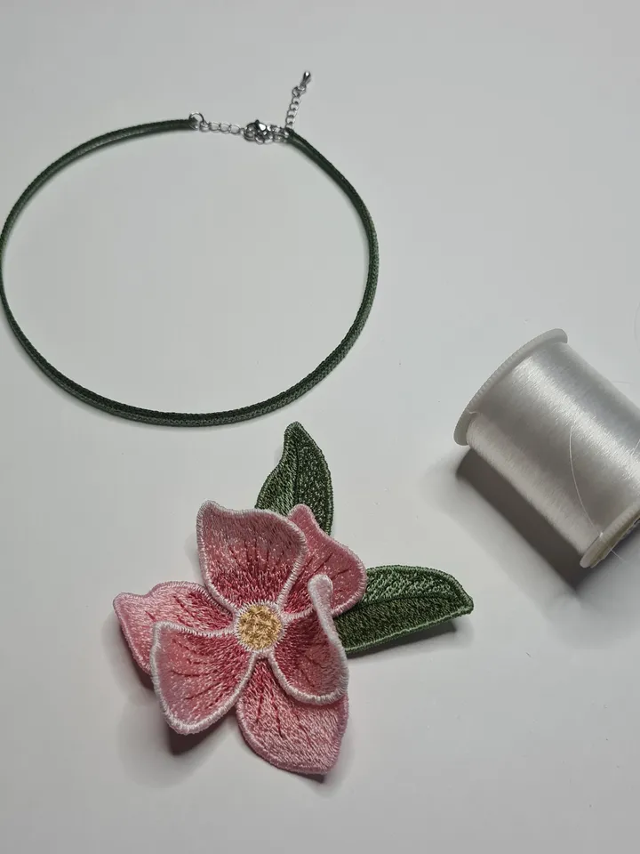 Machine embroidery design for a choker, brooch, head or wrist decoration “Magnolia” using the FSL technique