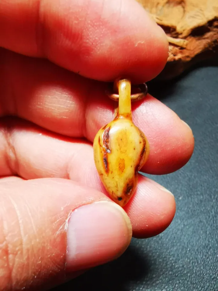 Gandhanra Tibetan Shankha Amulet,Yak Bone Carved Conch Bead Counter Clip Pendant for Mala, Prayer Bead Accessories