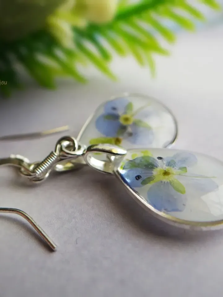 Earrings with violet flowers (heart)