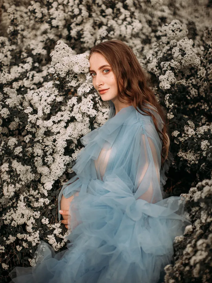Blue maternity tulle boudoir robe for photoshoot