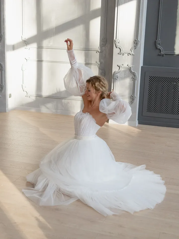 Wedding Dress Detachable Sleeves, White Maxi Tiered Tulle Dress, Bridal Tulle Gown, White Prom Dress, Puffy Sleeves Maxi Dress, Fall Gown