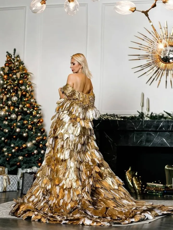 Gold Feather Robe, New Year Outfit, Maternity Photoshoot Robe, Feather Cape, Boudoir Robe, Pregnancy Robe, Maternity Boudoir Dress, Luxury