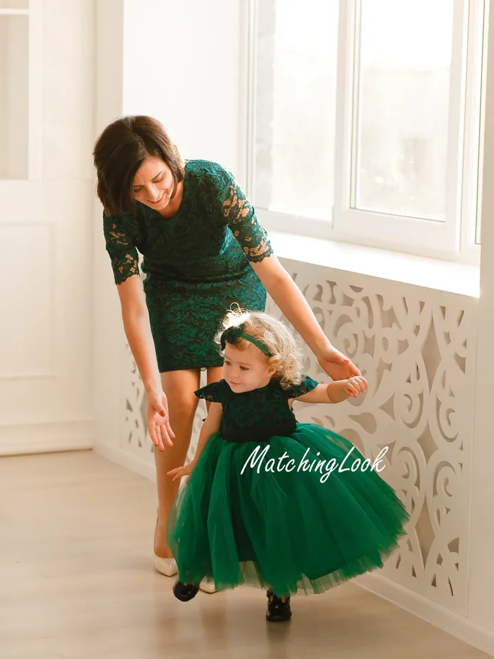 Emerald Green Dress, Women Lace Dress, Elegant Dress, Green Pencil Dress, Formal Dress, Photoshoot Dress, Wedding Guest Dress, Extravagant