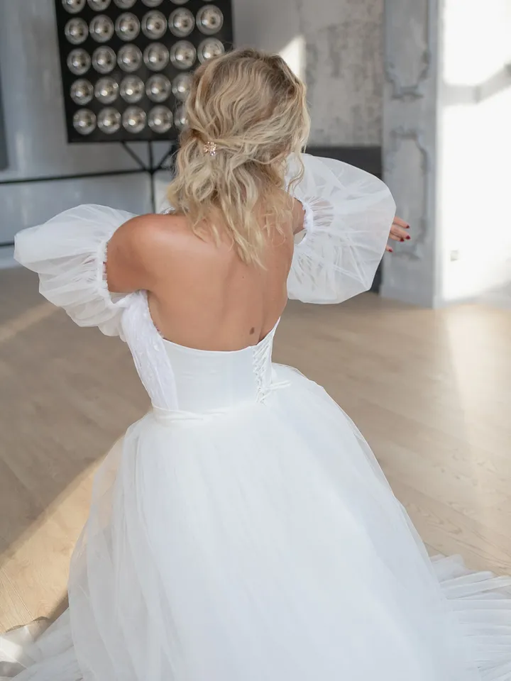 Wedding Dress Detachable Sleeves, White Maxi Tiered Tulle Dress, Bridal Tulle Gown, White Prom Dress, Puffy Sleeves Maxi Dress, Fall Gown