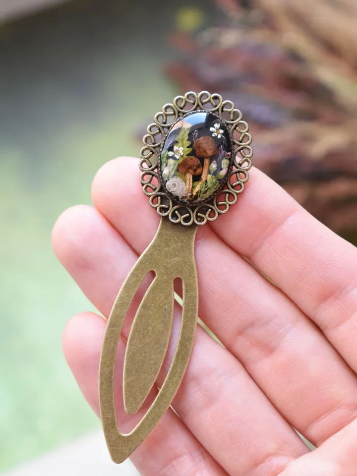 Botanical Bookmark with mushroom and lichen in resin. Vintage bookmarks. Unique gift for teacher.