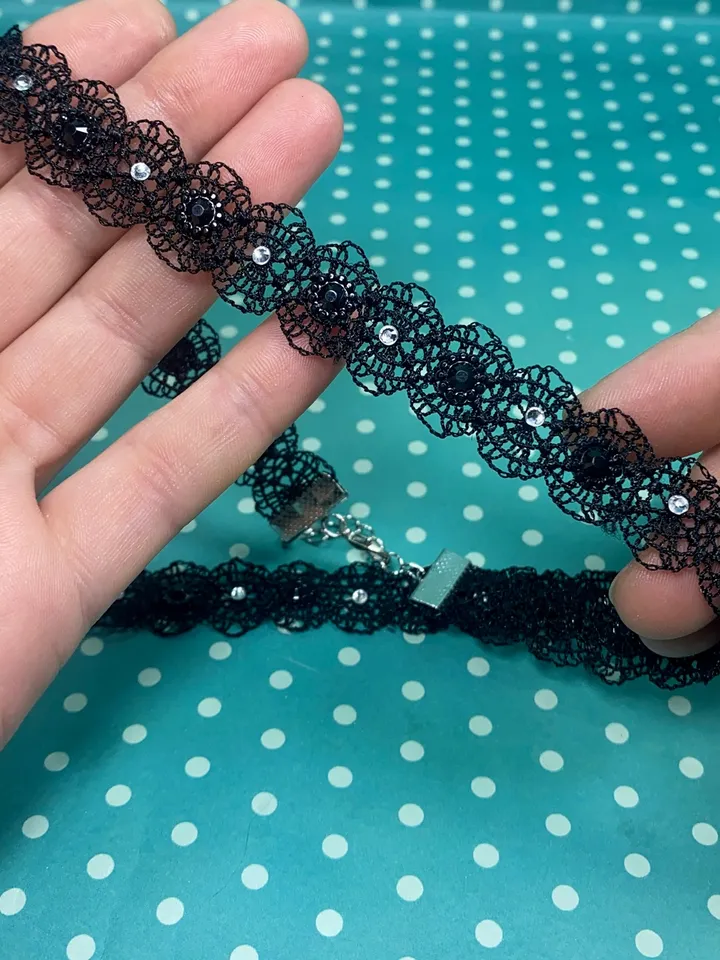 The choke and bracelet are lace. Set of jewelry. handmade.