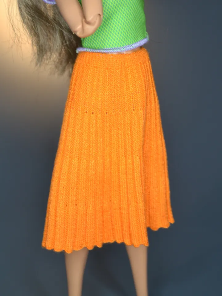 Skirt for Barbie dolls