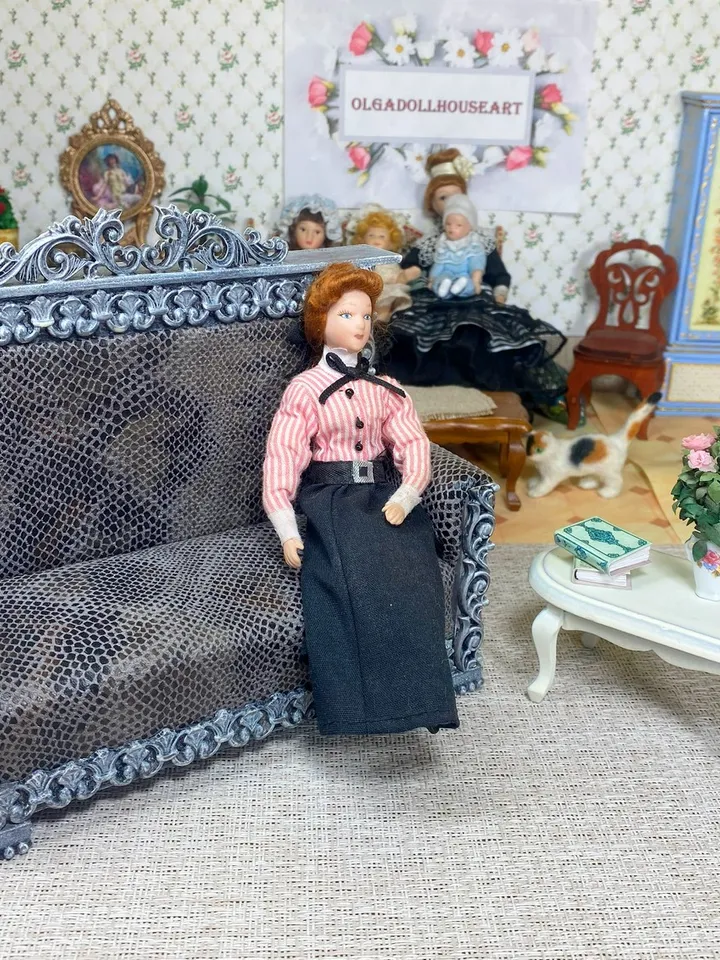 Rare vintage handmade sofa. dollhouse miniature. 1:12. Completely handmade.