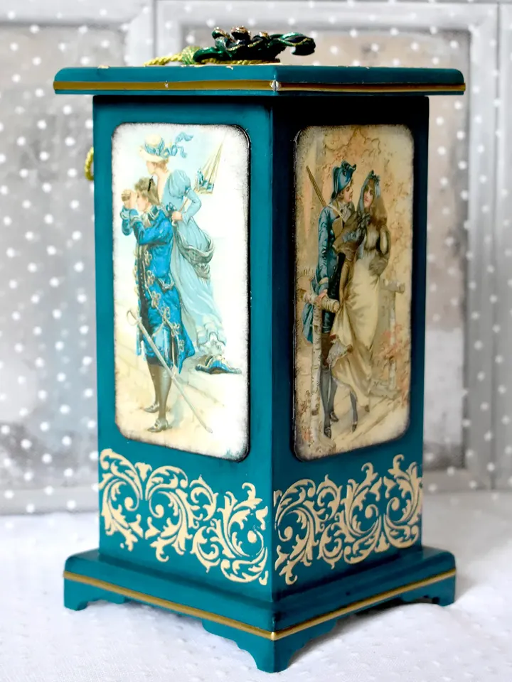 Turquoise LOVE Tea House for Storing Disposable Tea Bags