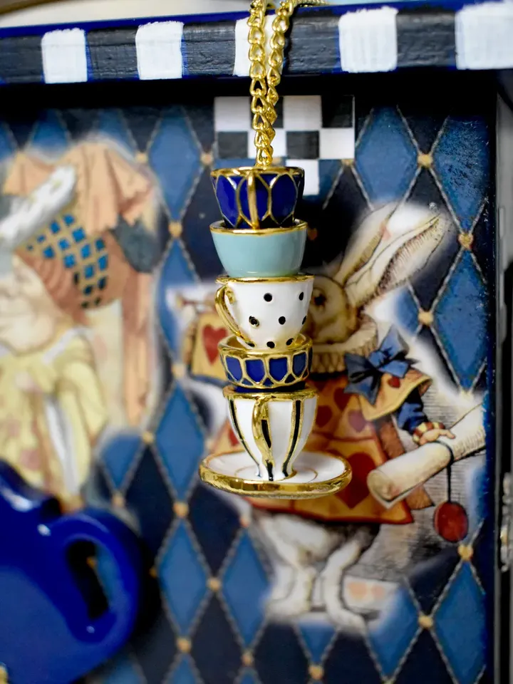 ALICE Dark blue tea house for storing disposable tea bags