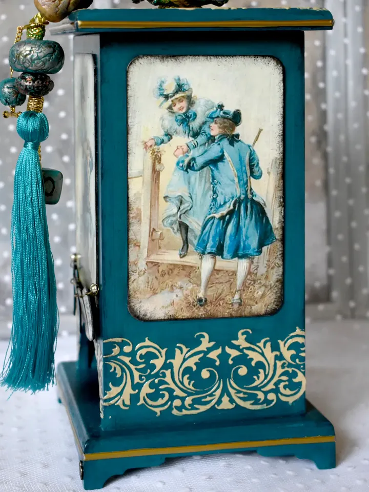 Turquoise LOVE Tea House for Storing Disposable Tea Bags