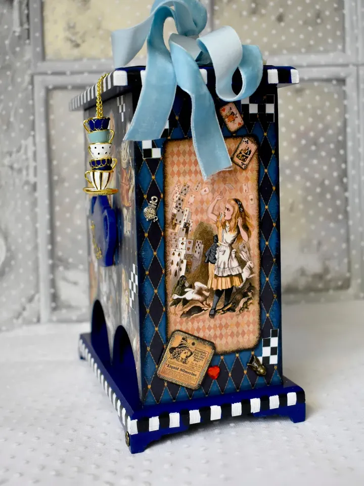ALICE Dark blue tea house for storing disposable tea bags