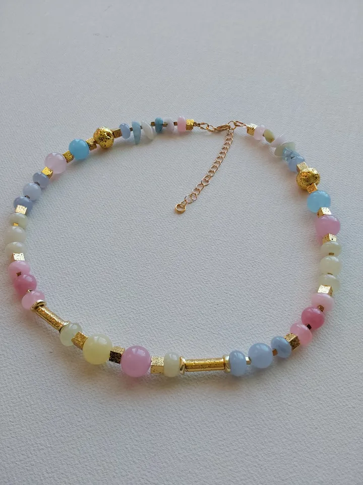 Choker, necklace, beads made of natural stones. Beryl and volcanic lava, tinted in the color "gold". 43-50 cm.