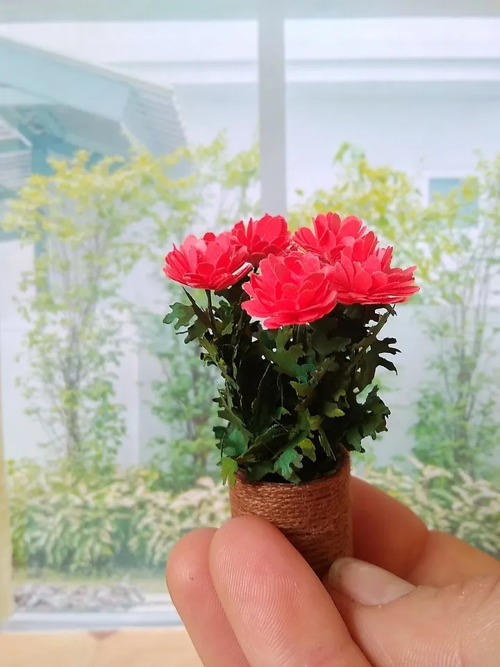 Flowers in a basket for a dollhouse. 1:12 scale.