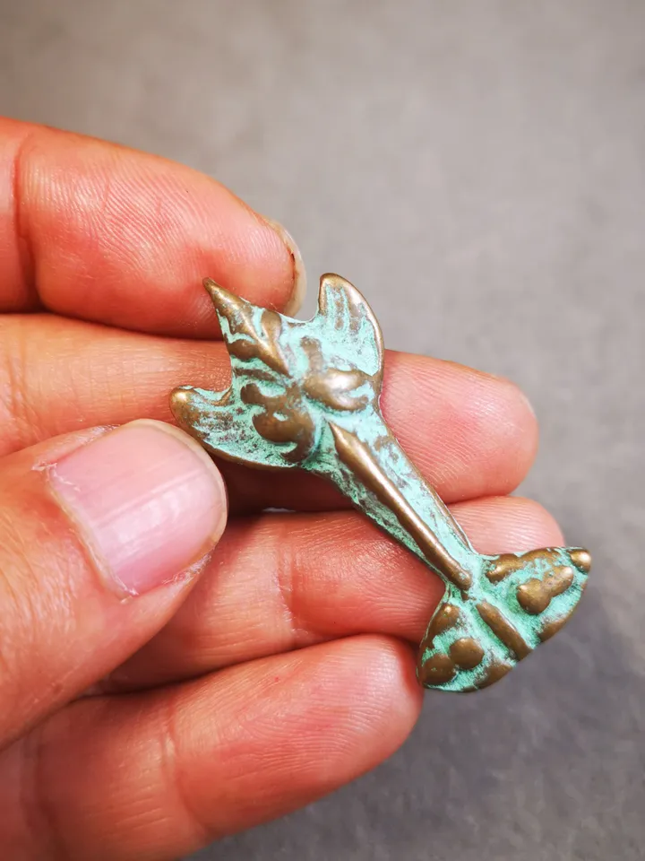 Gandhanra Handmade Tibetan Buddhist Amulet Garuda,Garula,Suparna,Golden-winged Bird Pendant,Made of Lima Brass,40 years old