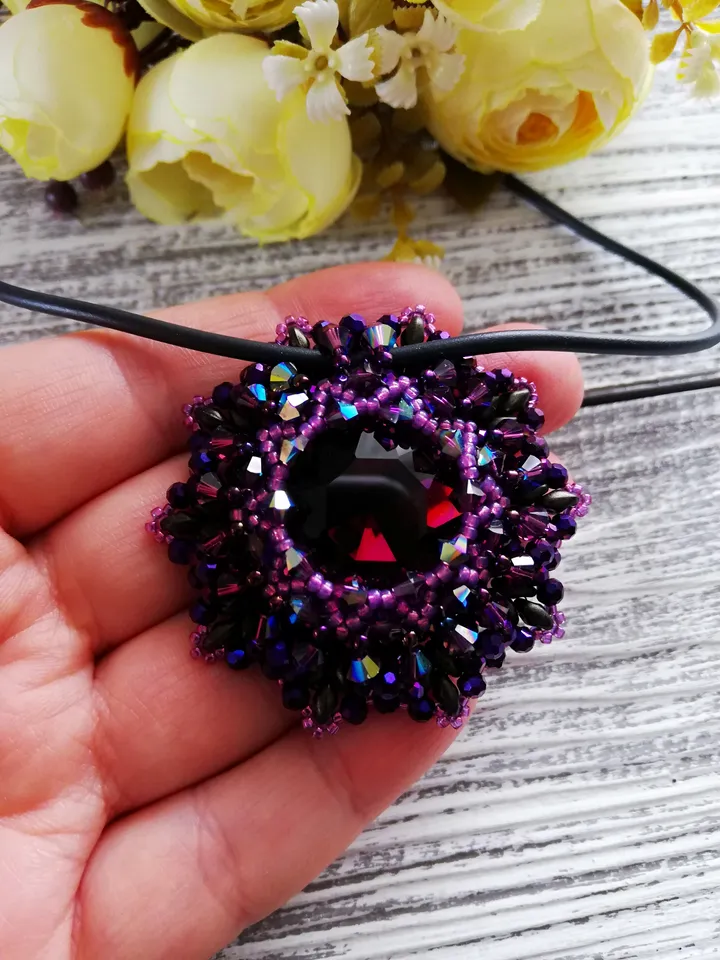 Round pendant hanging, Pendant rivoli and pearls , Lace Necklace