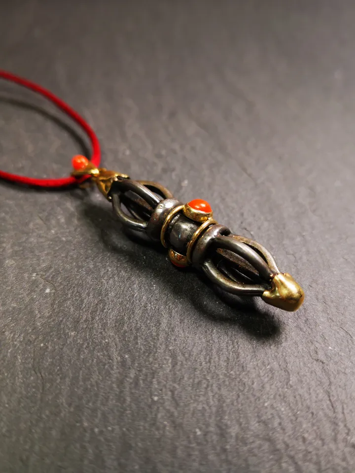 Gandhanra Tibetan Buddhist Amulet,Vajra Pendant, Made of Cold Iron,Inlaid with Agate