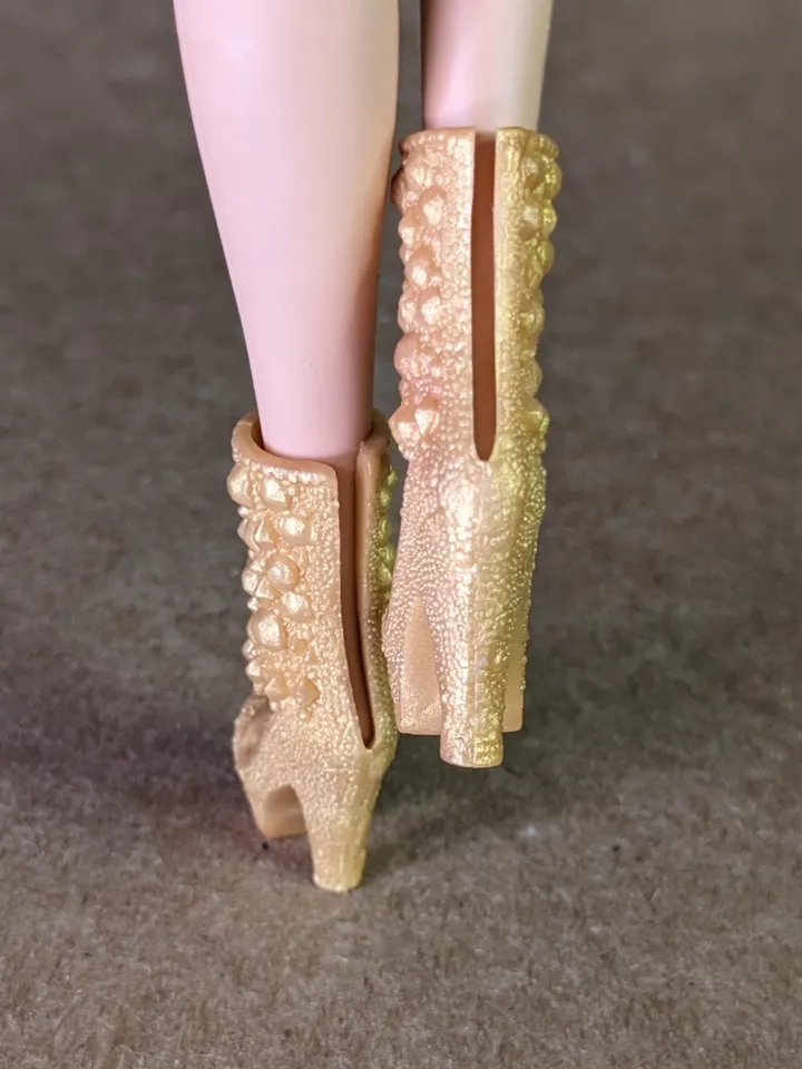 Gold high-heeled shoes for 1/6 scale female dolls