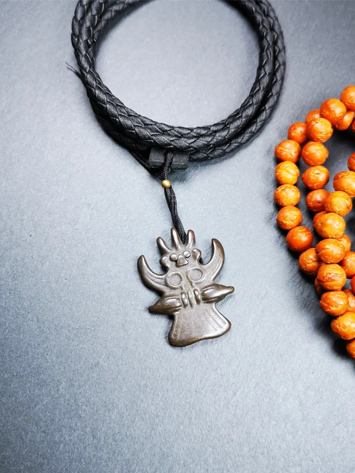 Gandhanra Antique Tibetan Buddhist Amulet Pendant,Garuda,Garula,Suparna,Golden-winged Bird,Made of Thokcha, 1.38&quot;