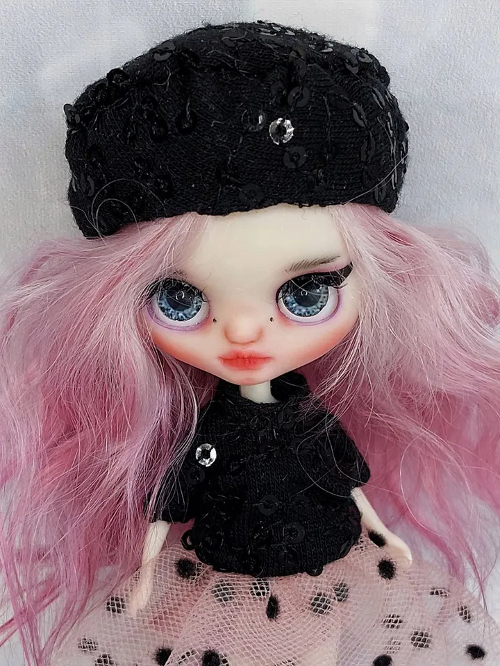 Petite Blythe doll with pink hair