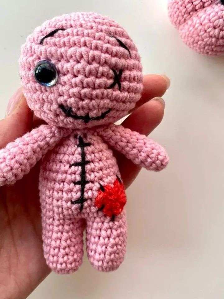 Voodoo doll crochet pattern, amigurumi halloween decor, creepy keychain, English PDF