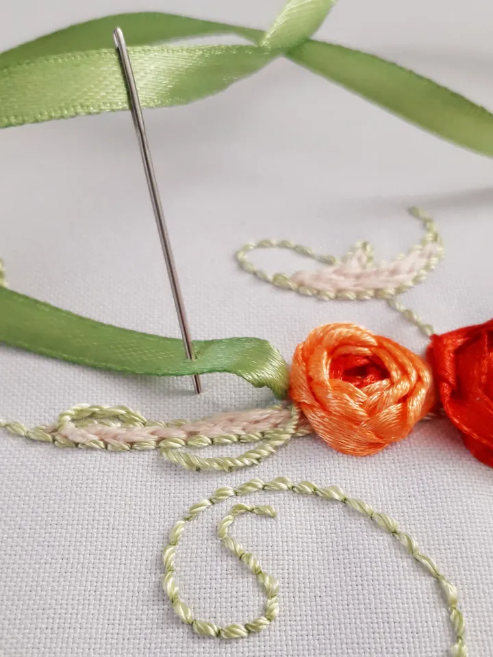 Floral alphabet letter F pdf hand embroidery beginner Flower monogram ribbon embroidery