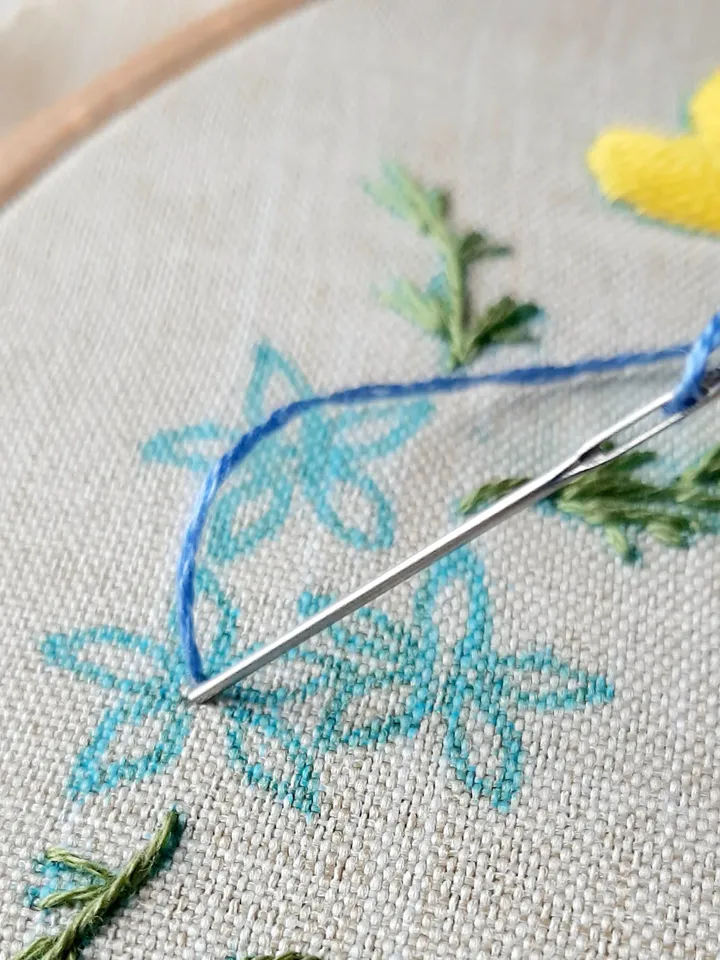 Hand embroidery kit Daffodils, craft kit for Beginners and Beyond, easy embroidery wreath of daffodils