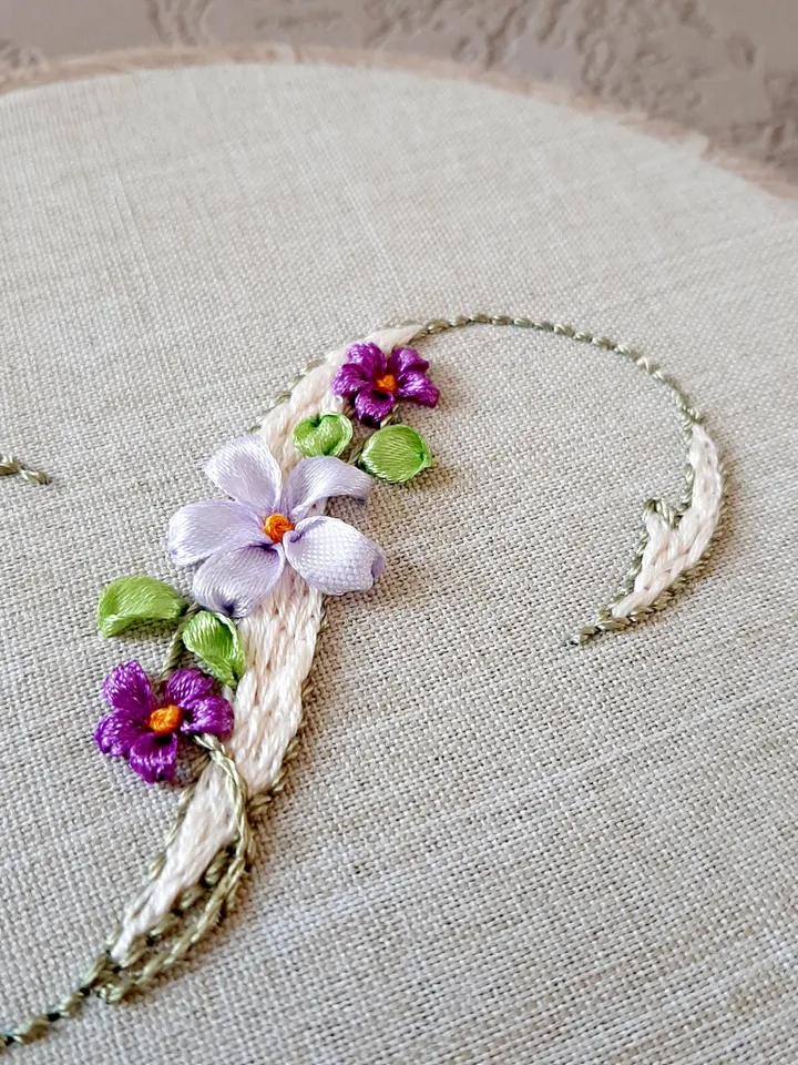 Floral alphabet letter S pdf hand embroidery beginner Flower monogram ribbon embroidery