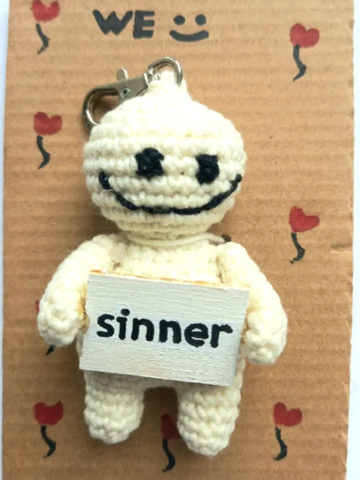 The keychain "sinner" for a bag or keys, a toy in the car interior, a pendant for the rearview mirror.