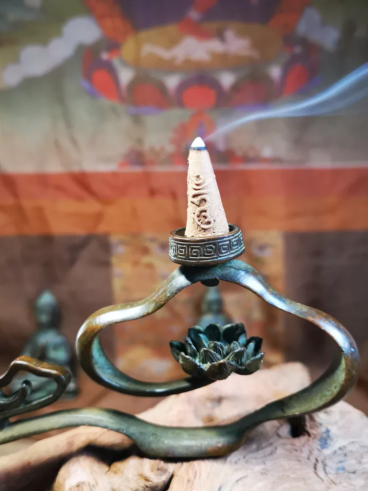 Gandhanra Handmade Cloud Shape Tibetan Cone Incense Burner,for Cone and Stick Incense