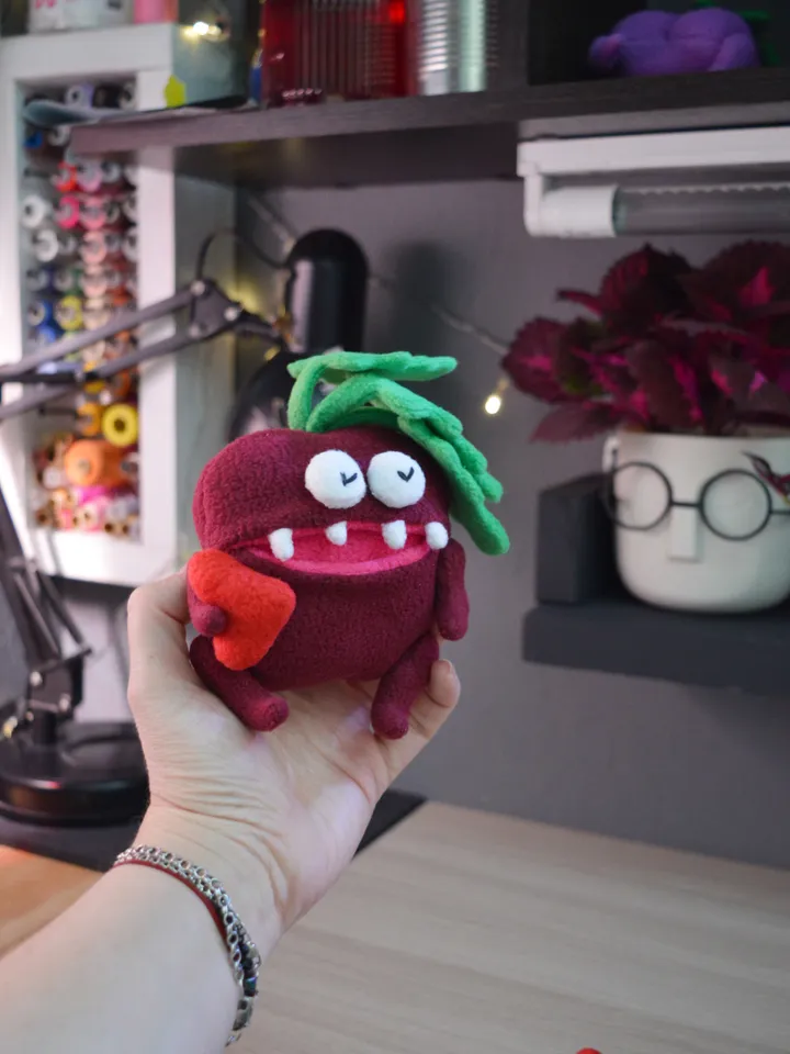 PDF plush sewing pattern – Fleece Beet Softie Toy DIY Guide