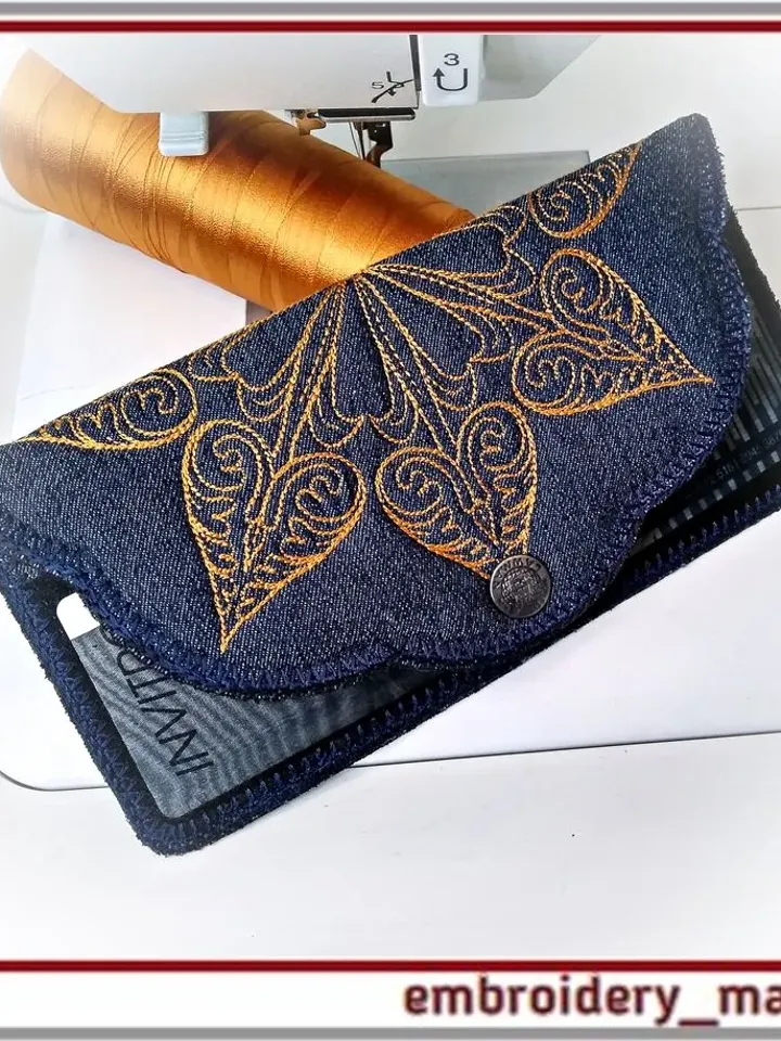 In the hoop embroidery design quilt set from bag, purse and keychain