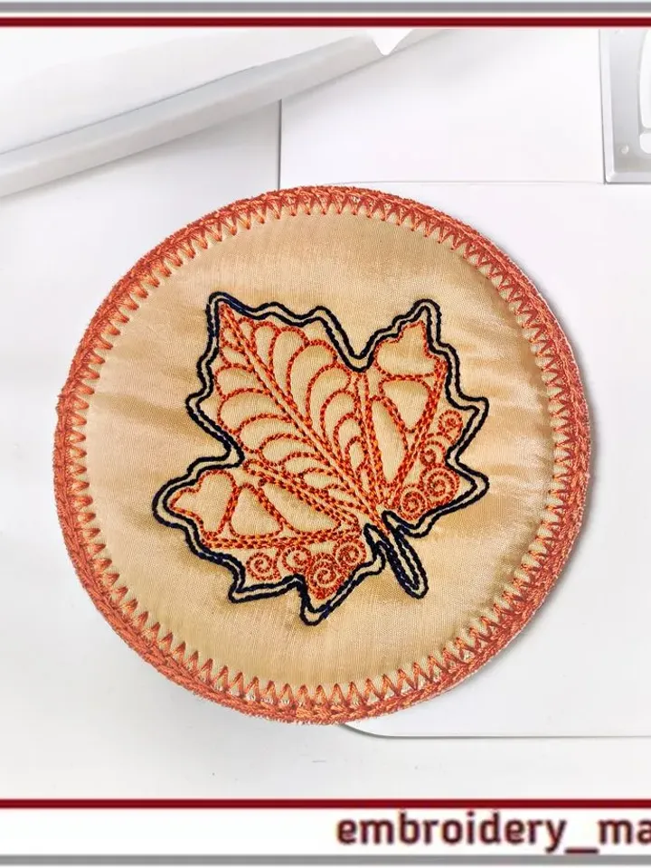 In The Hoop embroidery designs of round napkins-stands with leaves for hot dishes in 3 sizes