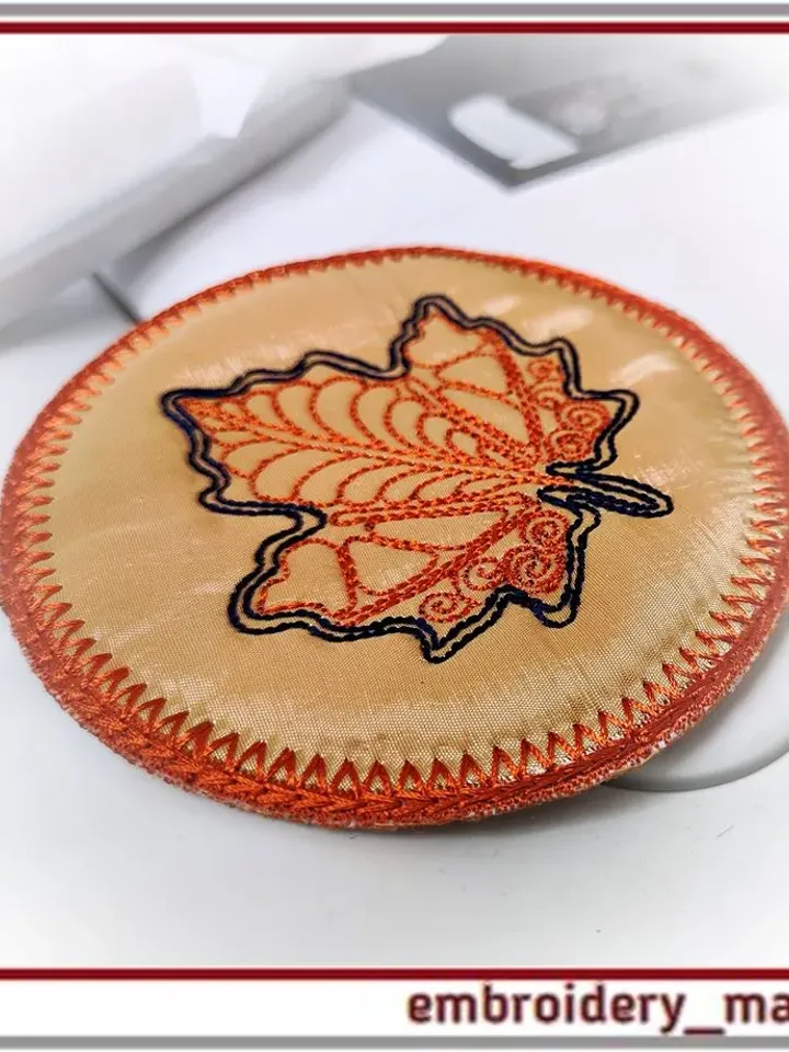 In The Hoop embroidery designs of round napkins-stands with leaves for hot dishes in 3 sizes