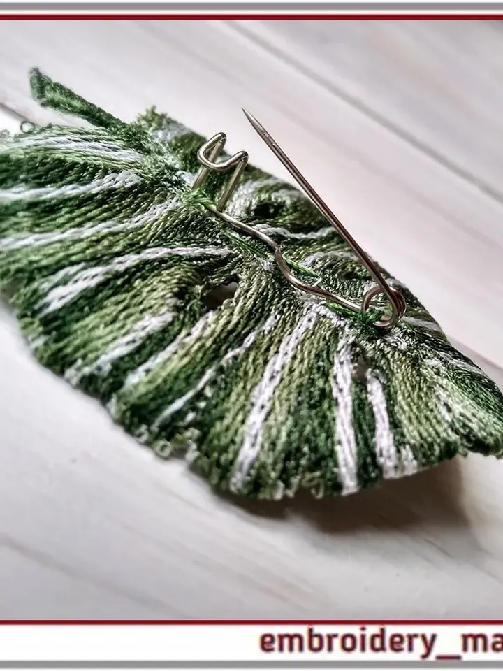 Embroidery design ITH FSL - Quirky pendant, brooch, earrings monstera leaves