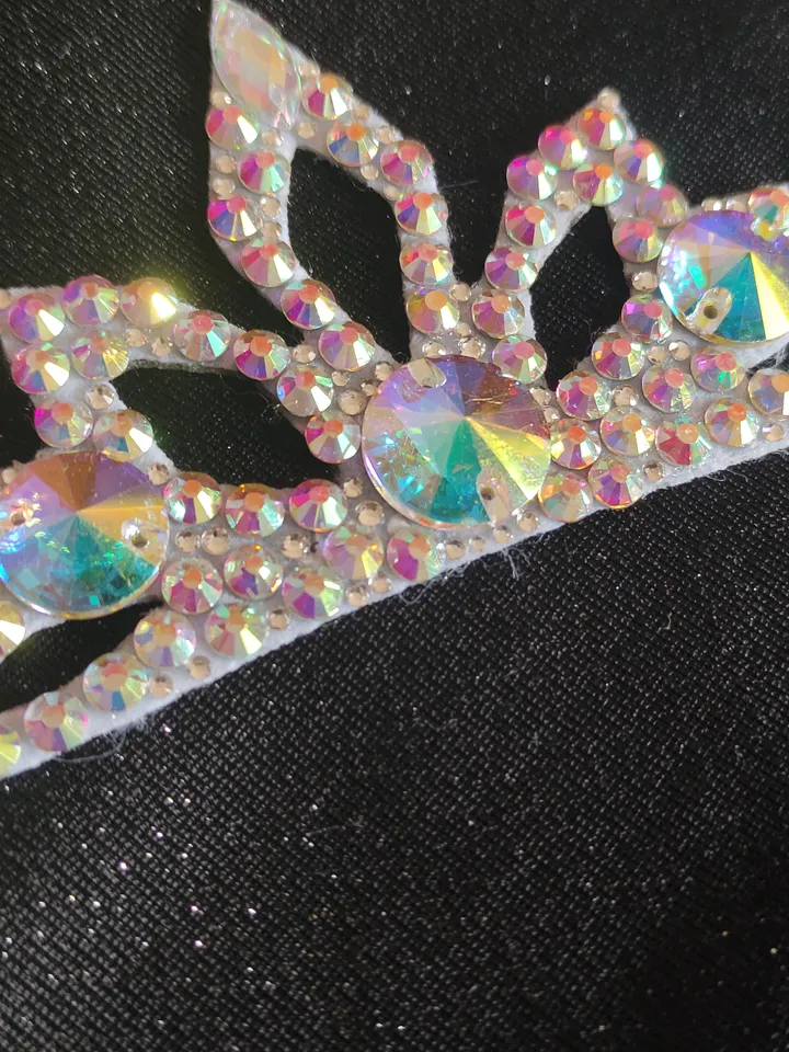 Felt diadem for rhythmic gymnastics