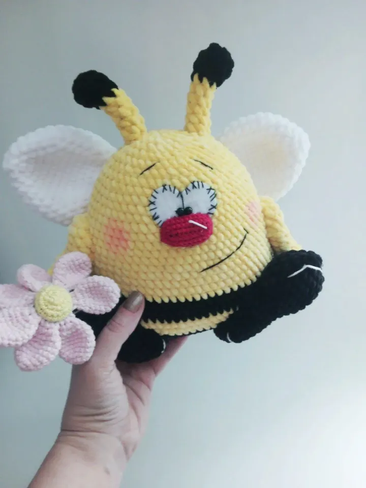 Crochet Bee Pattern, Instant Download, PDF Pattern, Amigurumi Bumble Bee Pattern