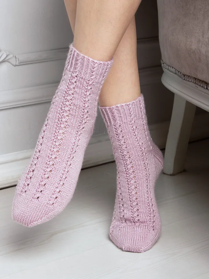Sock knitting pattern. Sock pattern woman's.