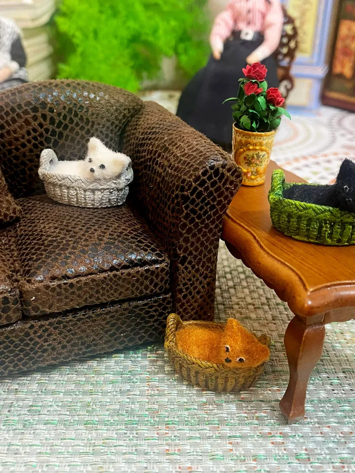 Kittens in a basket. Miniature. 1:12.Cat for a doll. Dollhouse miniature.Handmade.