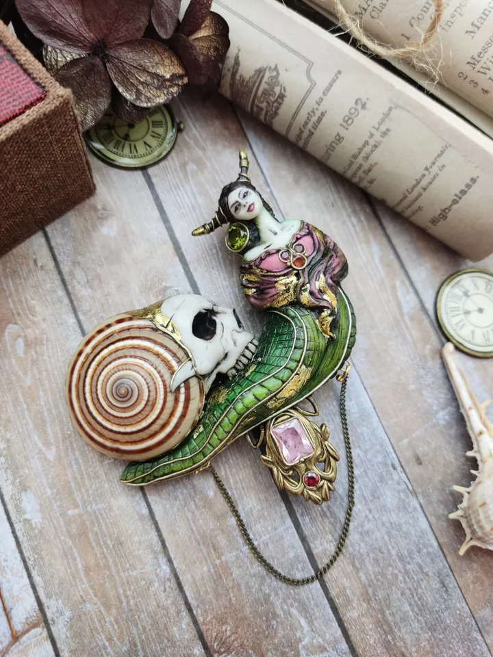 Art Nouveau Snail, Vintage Snail, Snail Shell brooch, Brooch with a snail