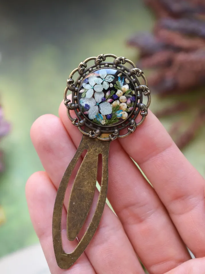Botanical Bookmark with herbs and flowers in resin. Vintage bookmarks. Unique gift for teacher.
