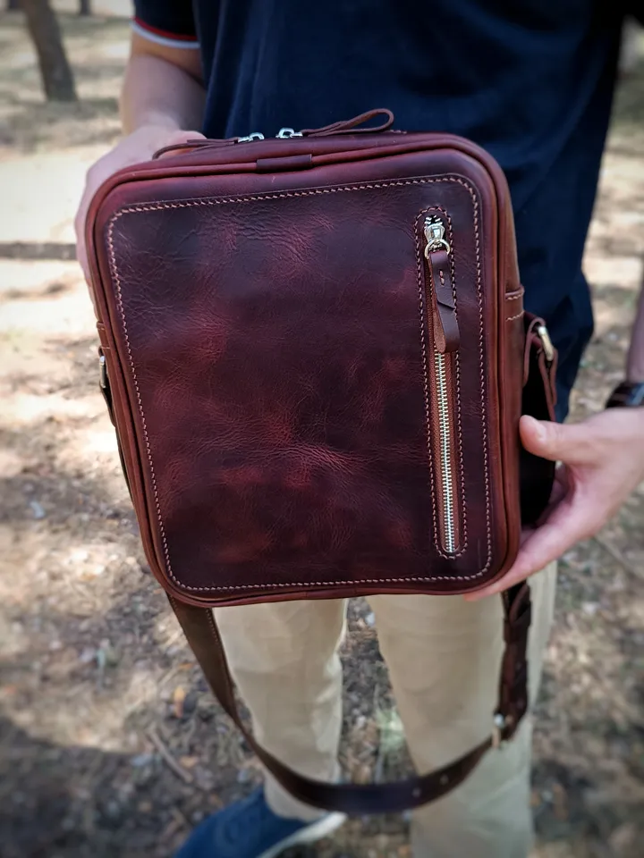 PDF Pattern for a men's crossbody bag. Increased size. Download PDF. Men's bag leather pattern. Classic men's leather bag - pattern.