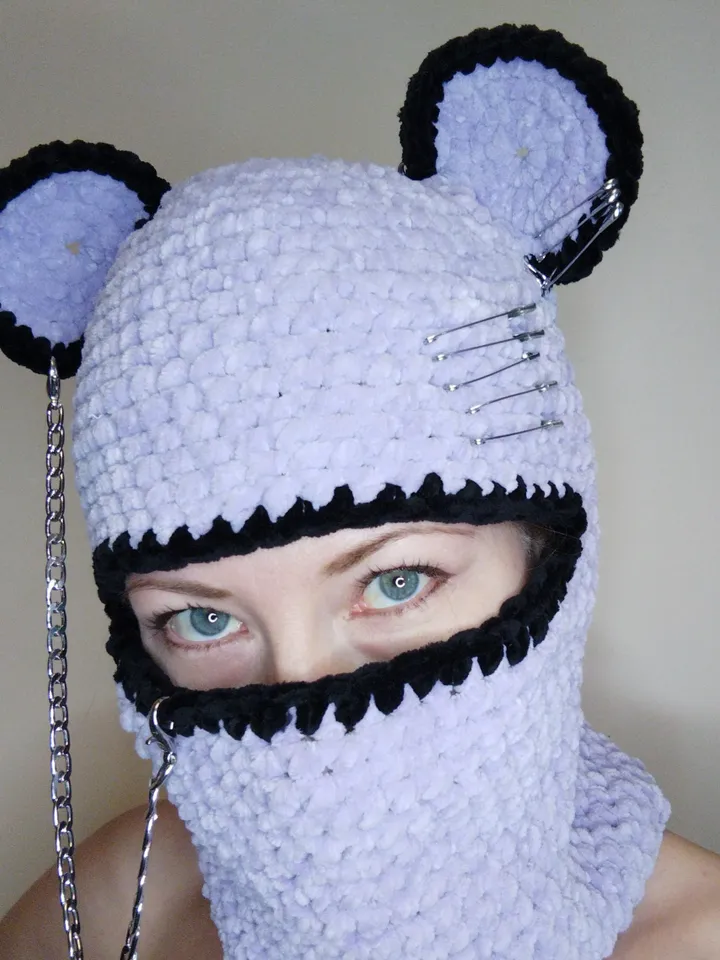 Pastel goth balaclava crochet Fluffy bear balaclava with chain Teens trendy balaclava Crazy bear balaclava hsnd knit