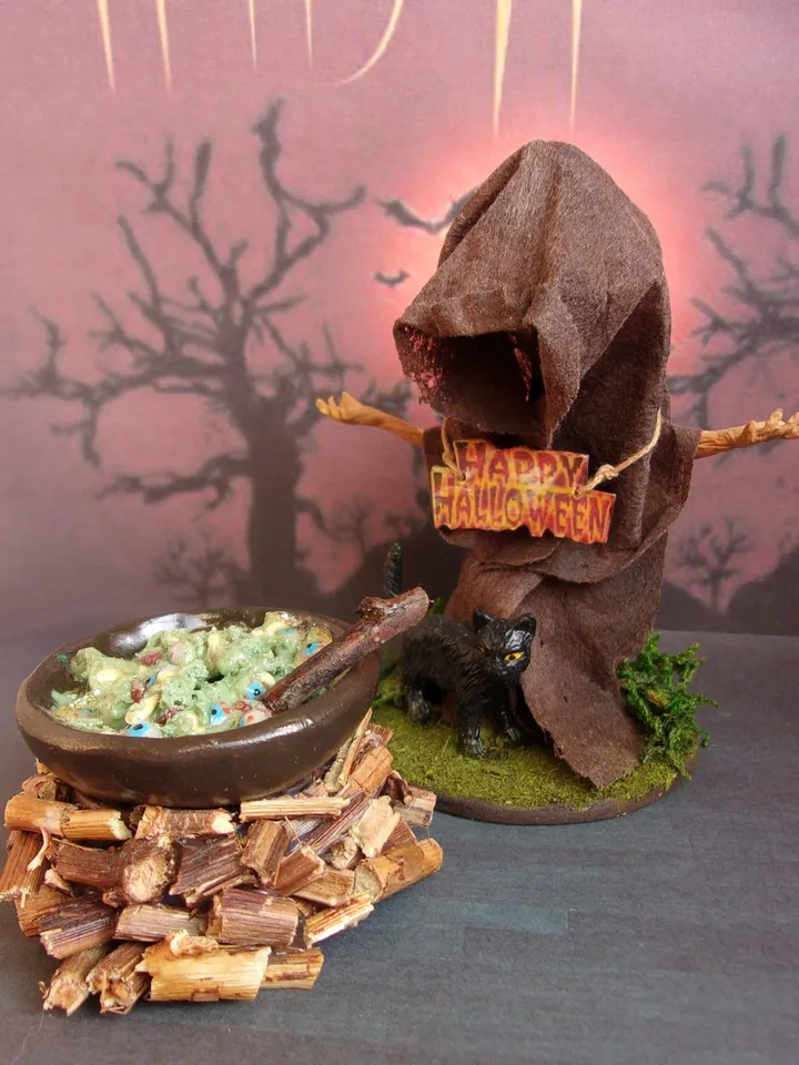 Witch figurine for decorating a dollhouse for Halloween. 1:12. Dollhouse miniature. 1:12. Handmade.
