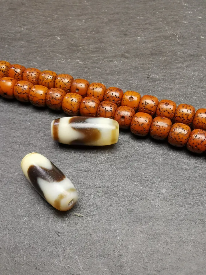 Gandhanra TibetanTiger Tooth Dzi Bead Accessories,Dzi Spacer Beads,Marker Beads for Mala,Necklace,amulet,0.32" × 0.79"