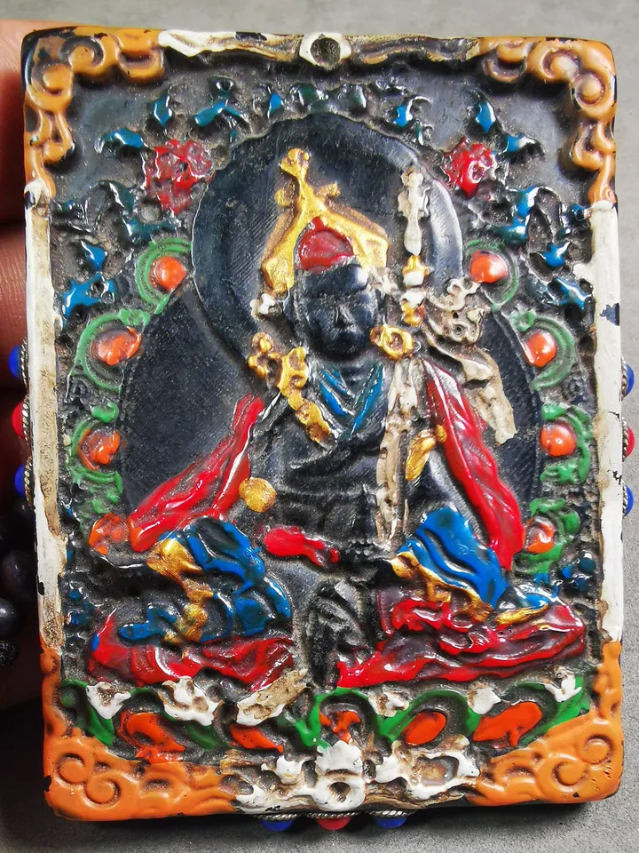 Antique Tibetan Statue - Guru Rinpoche Amulet Badge,Made of Black Jade,Inlaid 9 Eyes Dzi and Agate,85×65mm