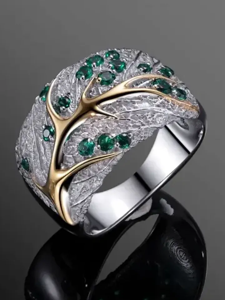 Silver 925 ring for women with green emerald stones